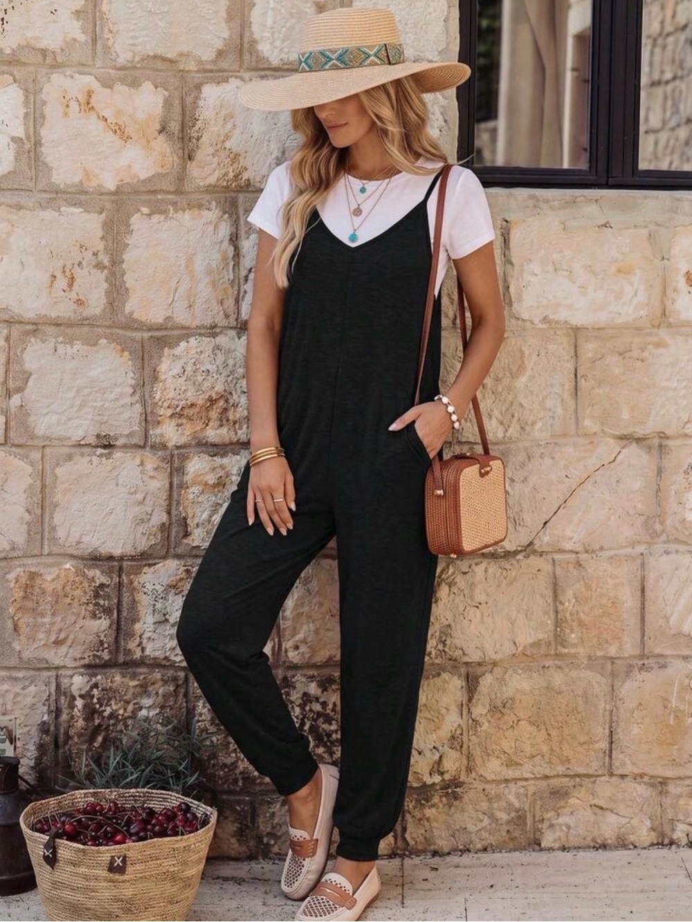 Women's Black V-Neck Sleeveless Casual Jumpsuit with Pockets Size L
